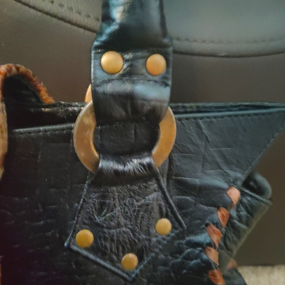 Unique, one of a kind, leather and snake skin bag by Novi Sudiono. - Picture 16 of 16